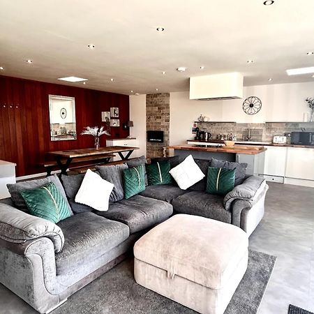 Clover Cottage Beeley Ngoại thất bức ảnh